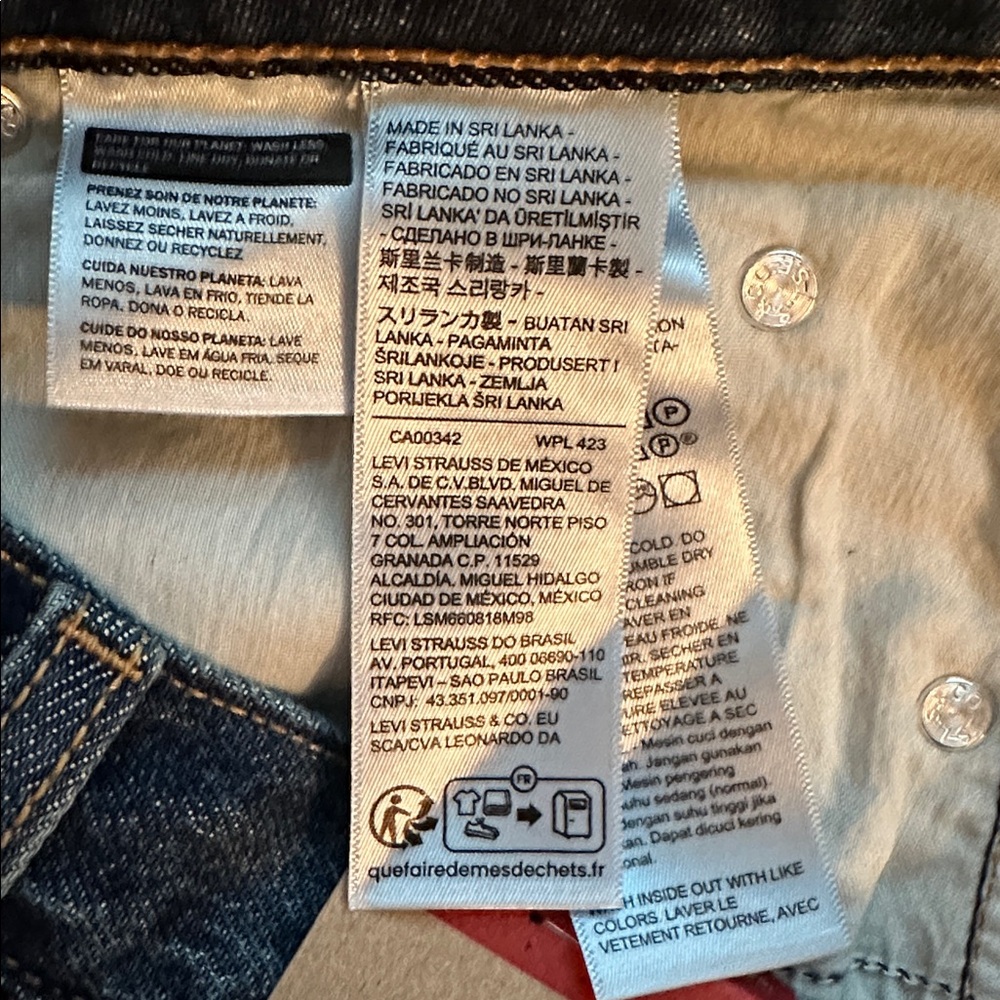 Levi's Dark Blue Denim Shorts with Tags Size 26 - Picture 15 of 16